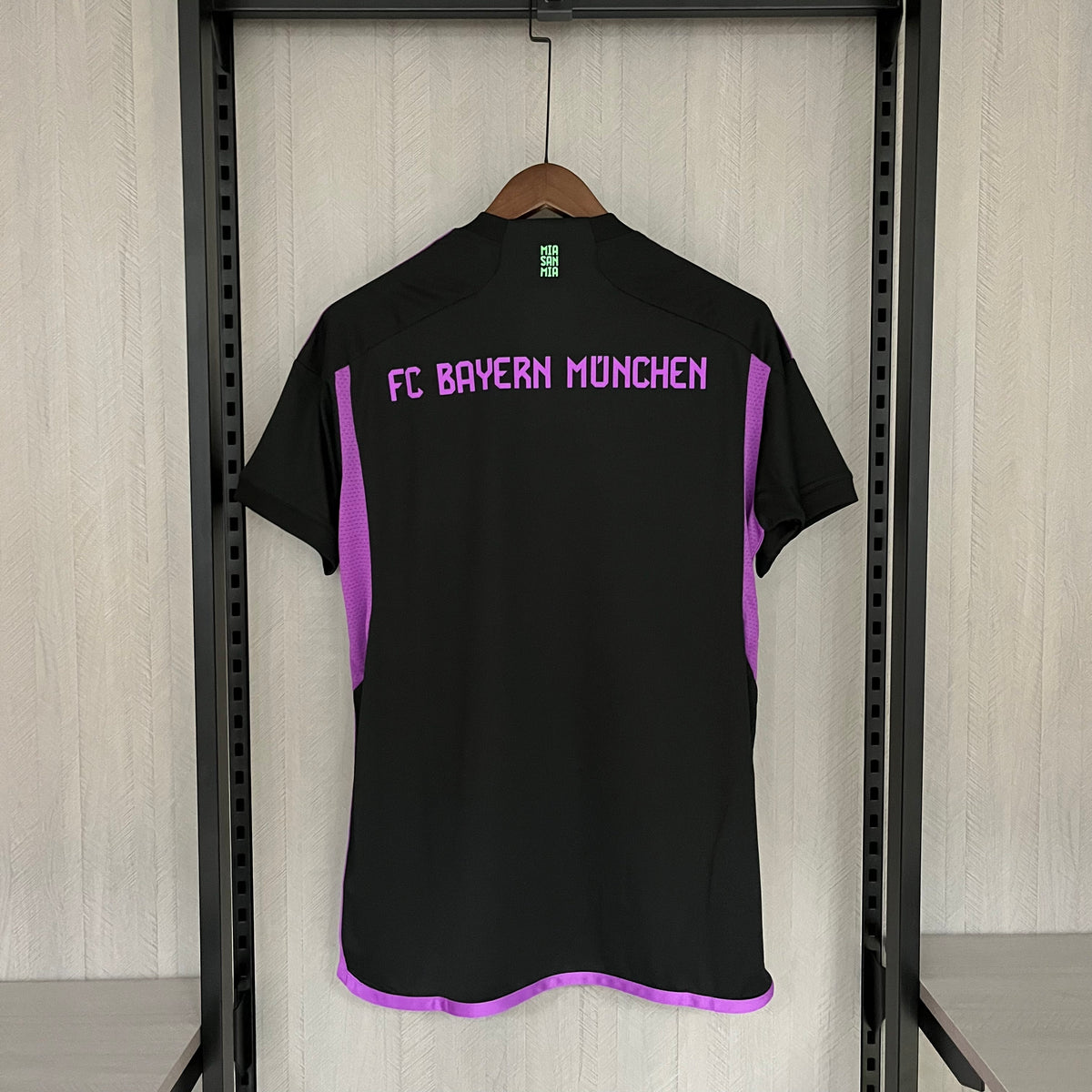 23/24 Bayern away