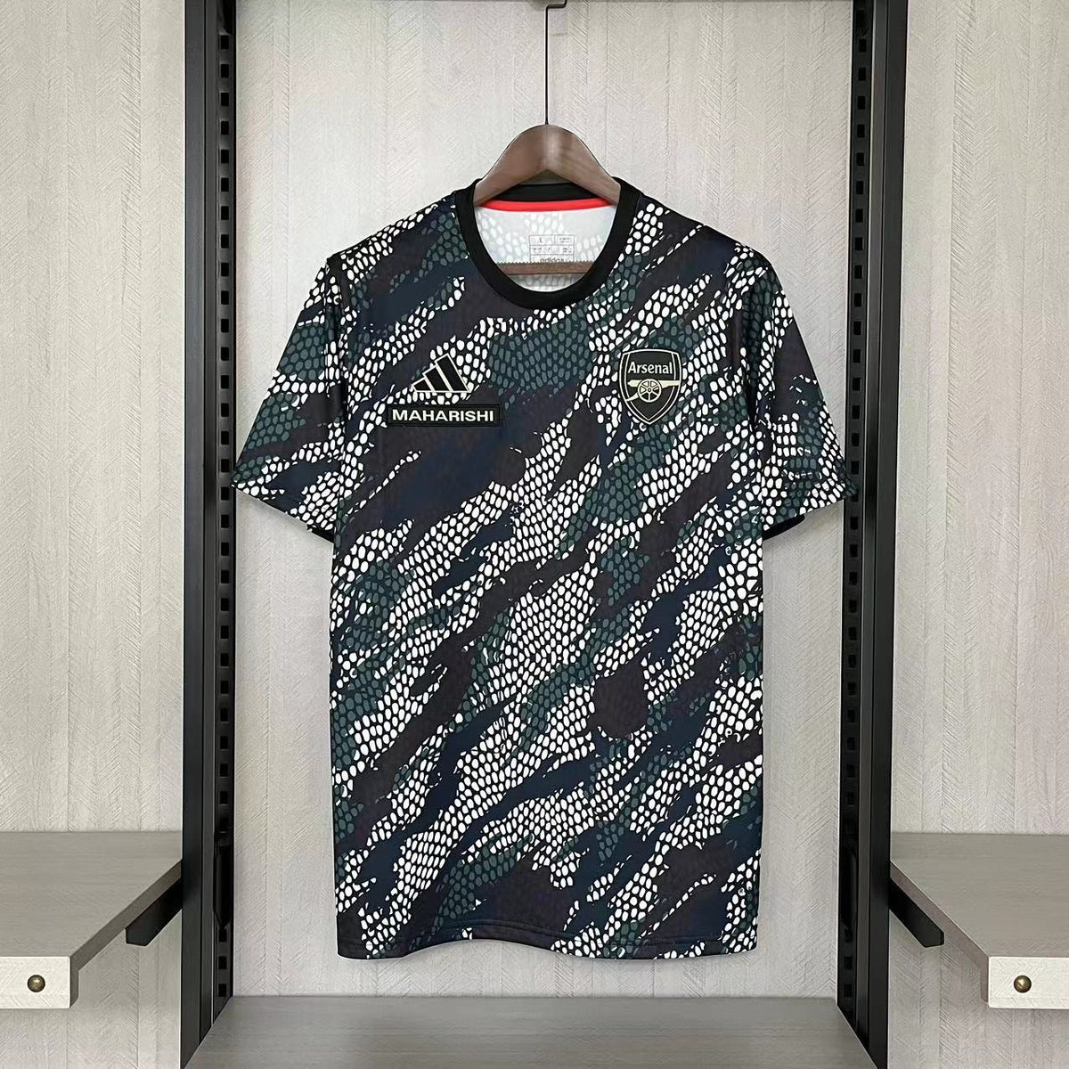 2023/24 Arsenal pre-match training suit